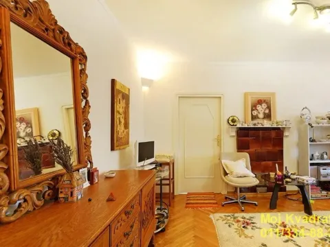 Sale, two bedroom apartment, 65m², Južni Bulevar, Vračar Sve Podlokacije - image 3