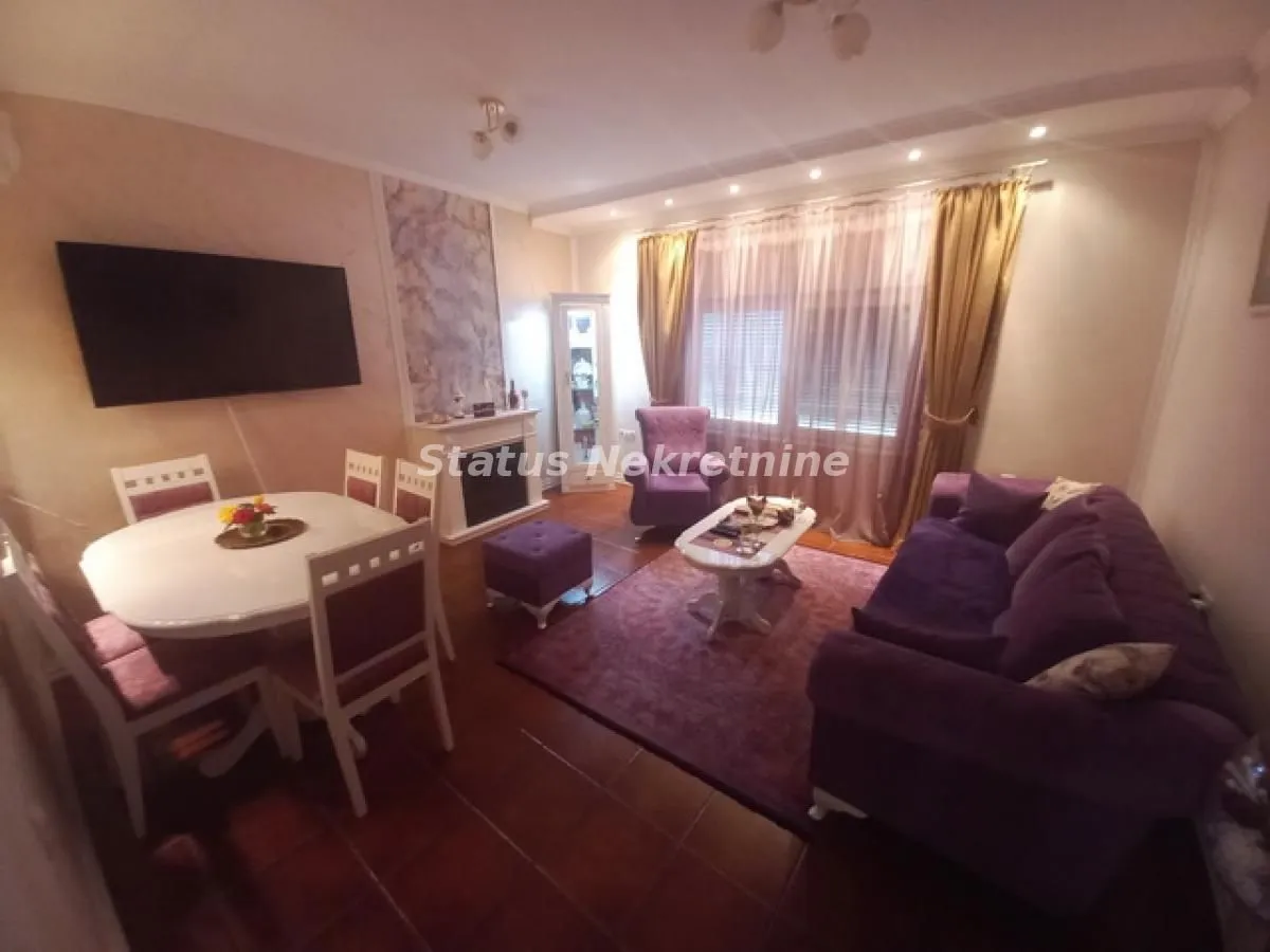 Prodaja, kuća, 170m², Salajka, Novi Sad Sve Podlokacije