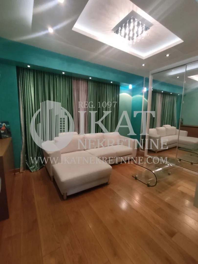 Izdavanje, kuća, 242m², Banovo Brdo, Beograd