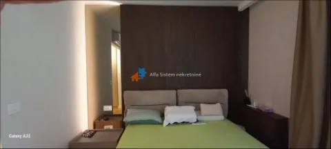 Izdavanje, trosoban stan, 92m², Savski Venac, Beograd - image 11