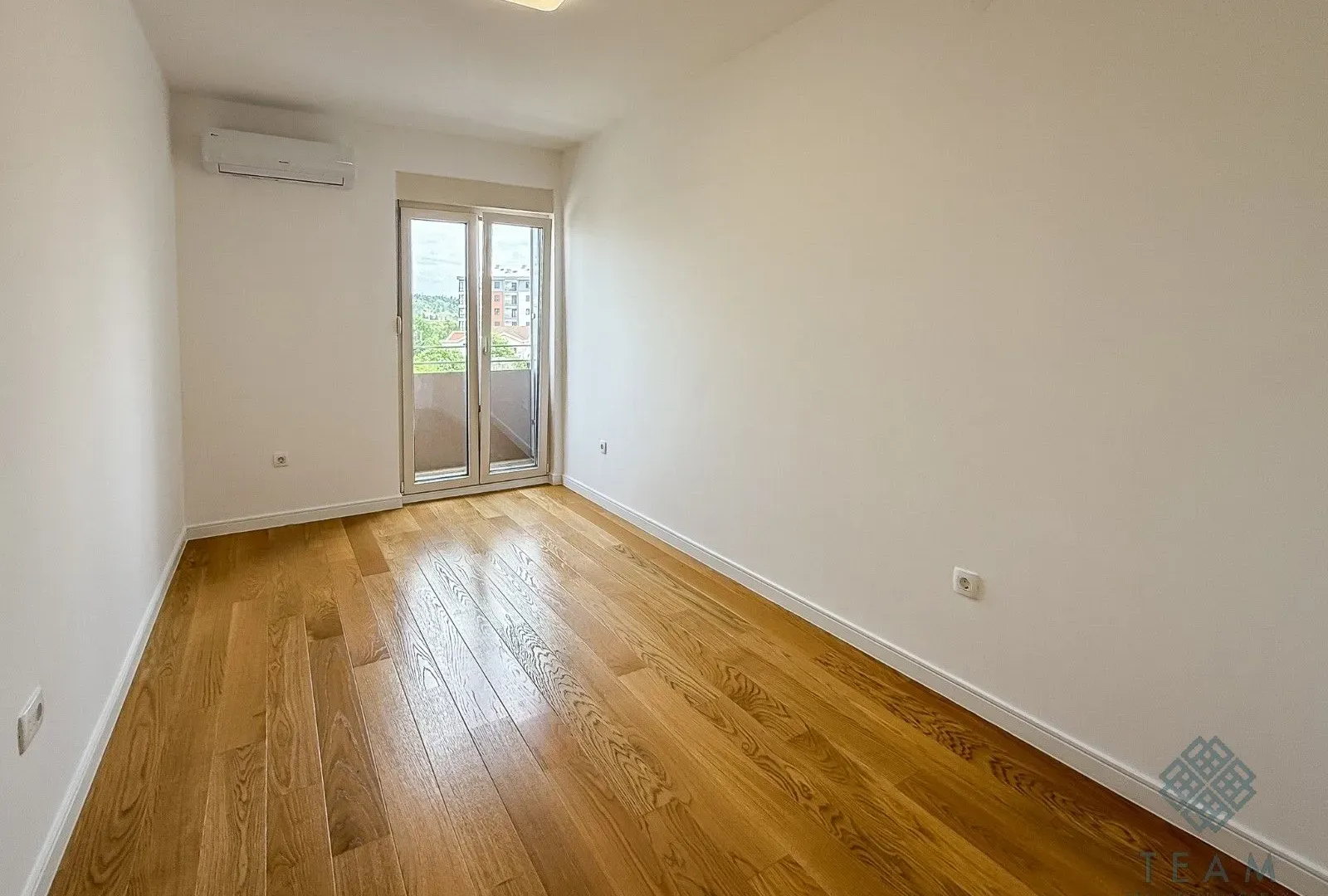 Rent, office space, 69m², Central Point, Podgorica