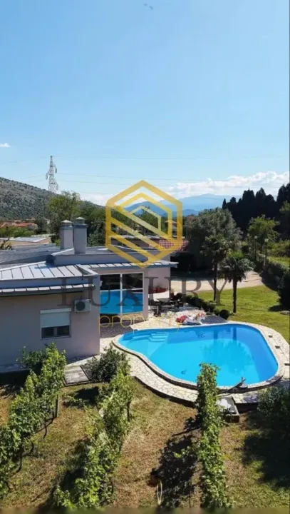 Izdavanje, kuća, 250m², Tološi, Podgorica