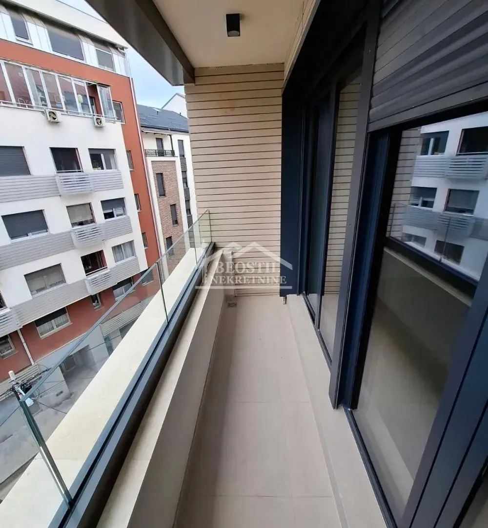 Prodaja, četvorosoban stan, 112m², Banovo Brdo, Beograd