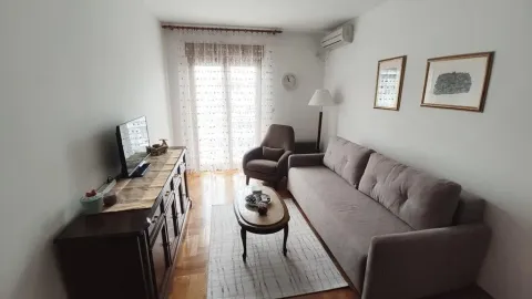 Izdavanje, jednosoban stan, 50m², Preko Morače, Podgorica - image 2