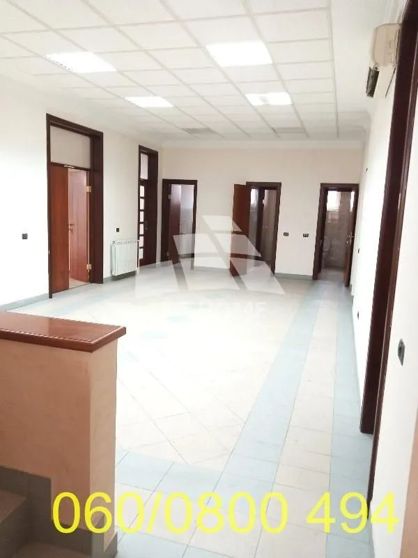 Rent, office space, 936m², Borča 1, Borča Sve Podlokacije
