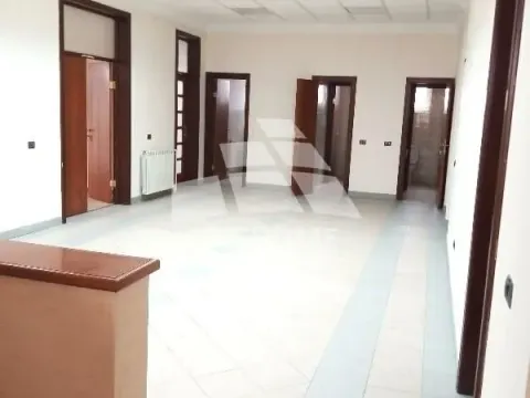 Izdavanje, poslovni prostor, 936m², Borča Sve Podlokacije, Beograd - image 18