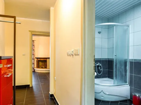 Prodaja, dvosoban stan, 104m², Stoliv, Kotor - image 8