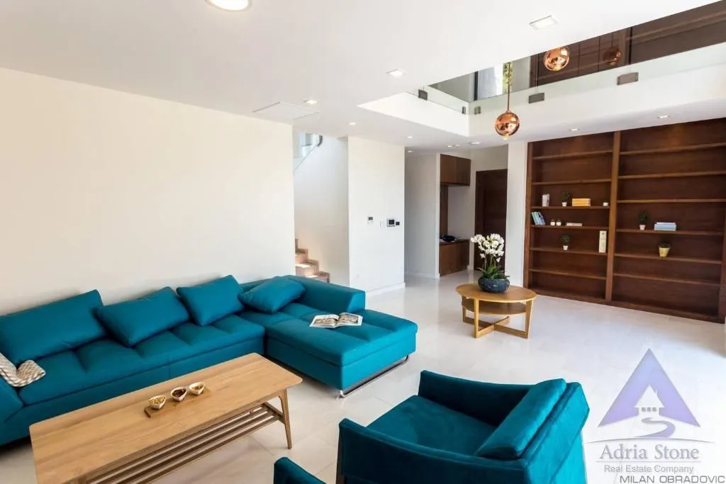 Prodaja, kuća, 420m², Đenovići, Herceg Novi