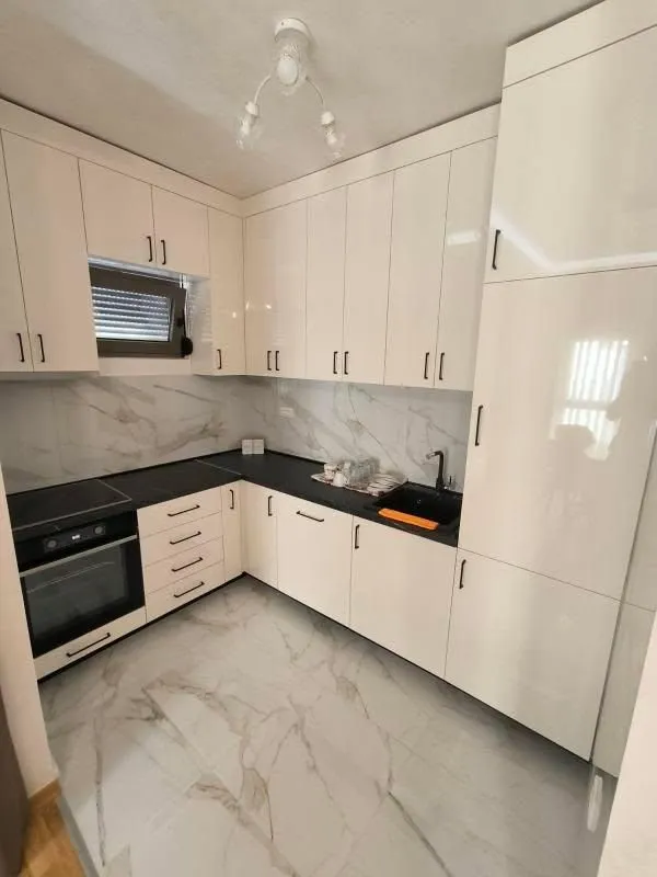 Izdavanje, jednosoban stan, 45m², Zabjelo, Podgorica