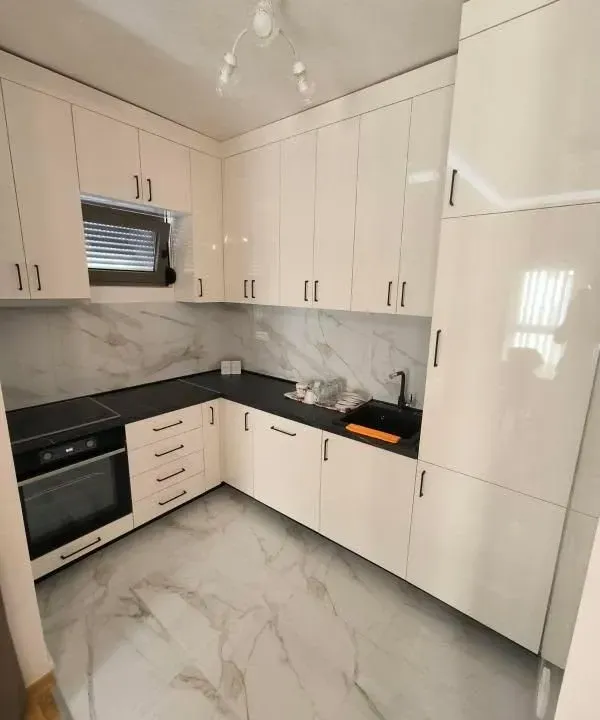 Izdavanje, jednosoban stan, 45m², Zabjelo, Podgorica