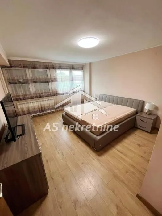 Rent, four bedroom apartment, 75m², Novi Beograd Blok 38, Novi Beograd Sve Podlokacije