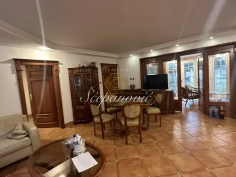 Izdavanje, kuća, 215m², Salajka, Novi Sad Sve Podlokacije - image 4