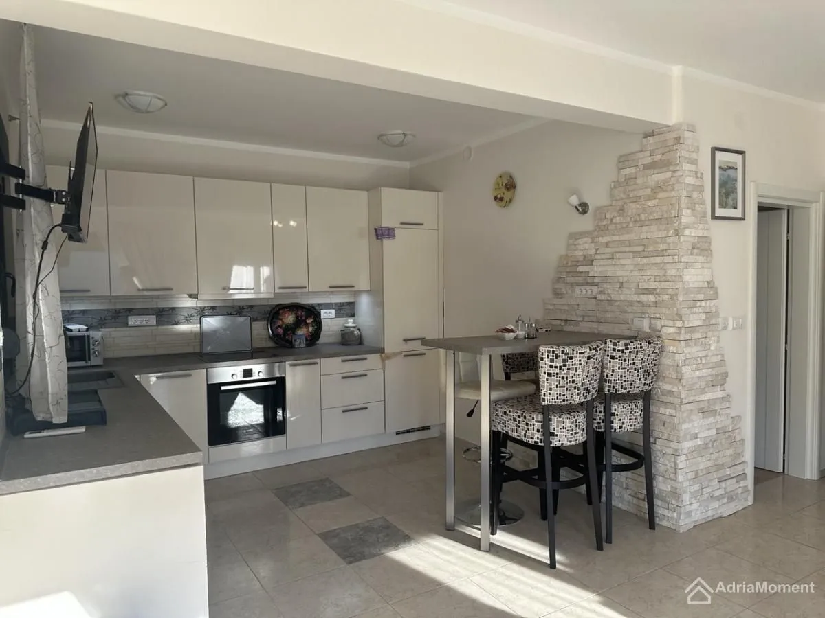 Prodaja, dvosoban stan, 75m², Dobrota, Kotor