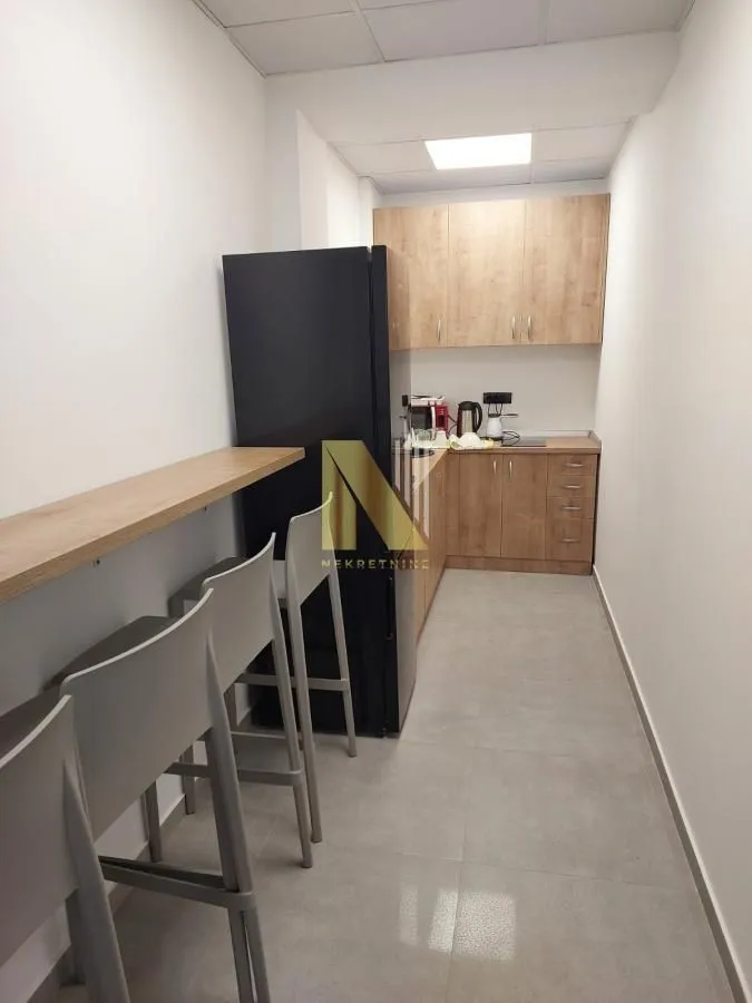 Rent, office space, 268m², Bulevar Oslobodjenja, Novi Sad Sve Podlokacije
