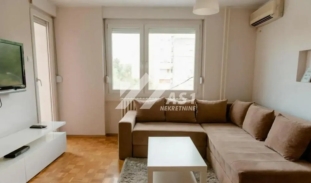 Izdavanje, jednosoban stan, 40m², Liman 4, Novi Sad Sve Podlokacije