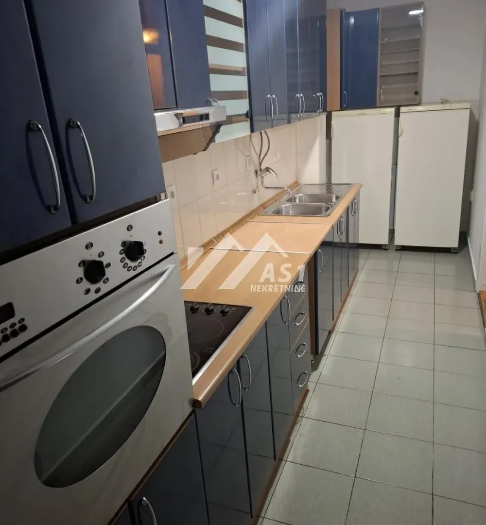 Rent, four bedroom apartment, 96m², Rotkvarija, Novi Sad Sve Podlokacije