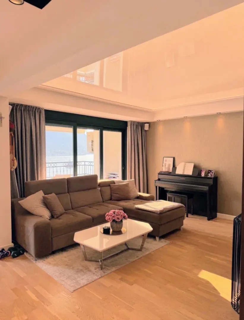 Prodaja, dvosoban stan, 85m², Dobrota, Kotor