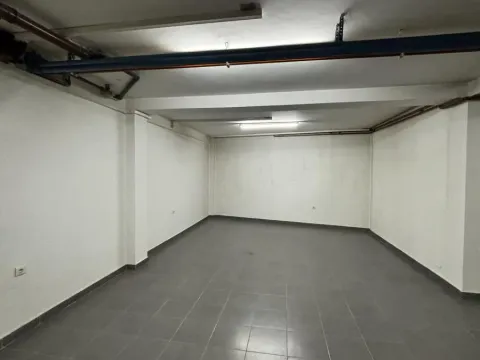 Izdavanje, poslovni prostor, 450m², Medijana, Niš - image 25