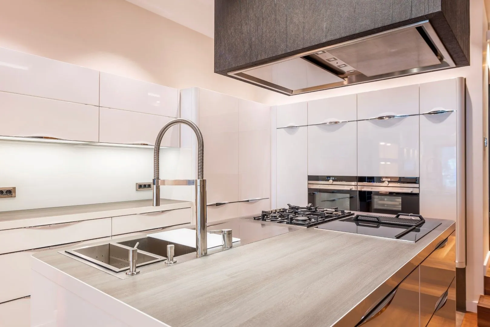 Sale, three bedroom apartment, 308m², Centar, Budva