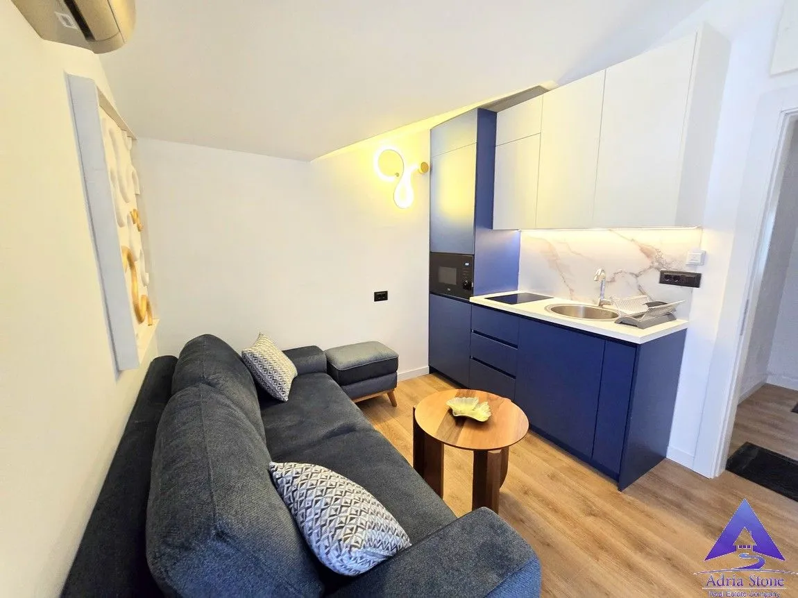 Rent, hospitality venue, 440m², Adok, Budva