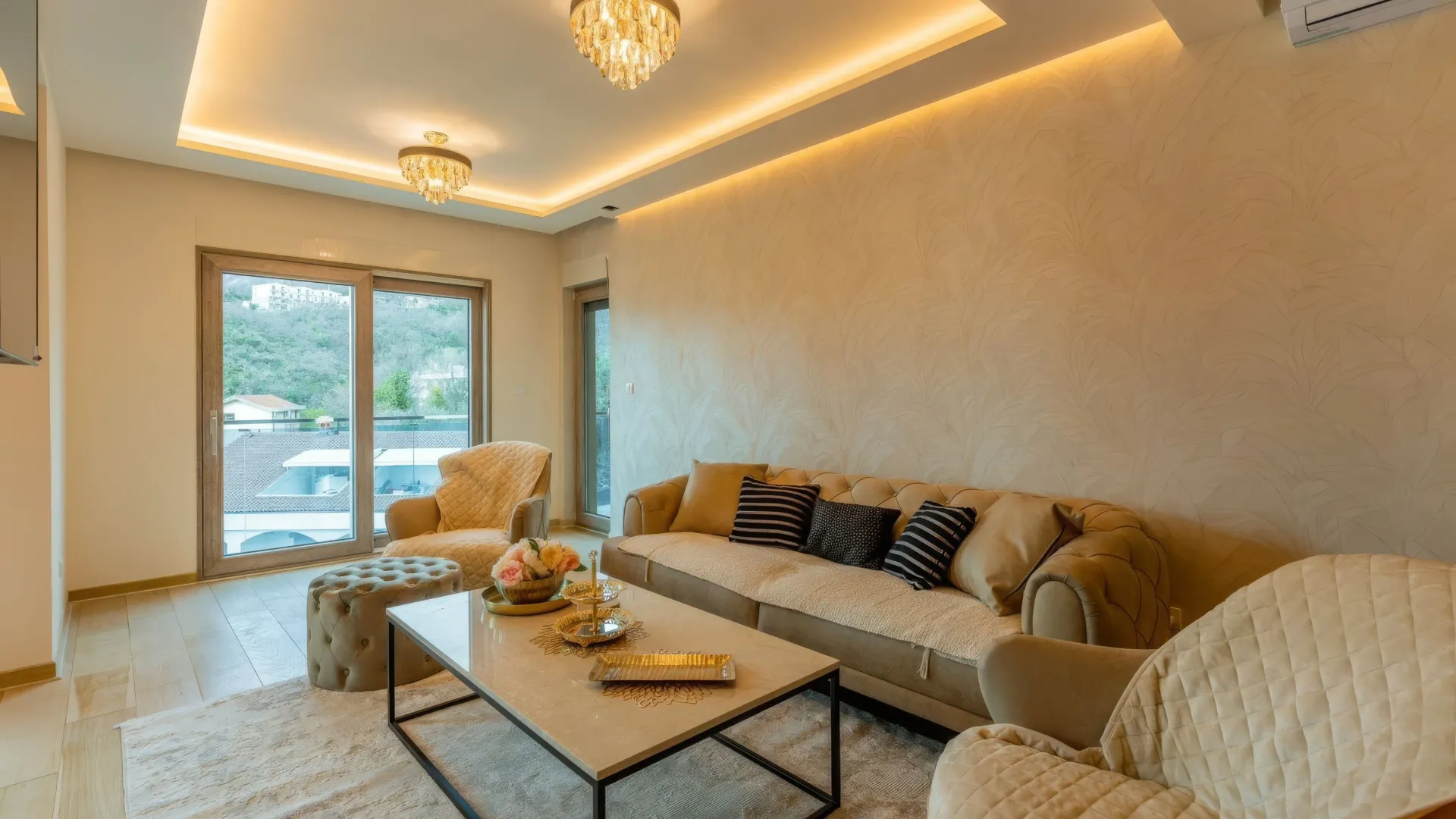 Izdavanje, dvosoban stan, 96m², Pržno, Budva