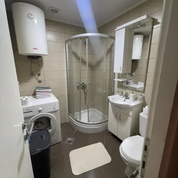 Izdavanje, dvosoban stan, 85m², Centar, Podgorica - image 4