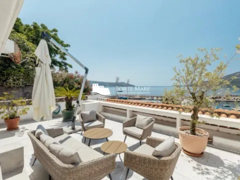 Sale, three bedroom apartment, 244m², Herceg Novi, Crna Gora - image 11