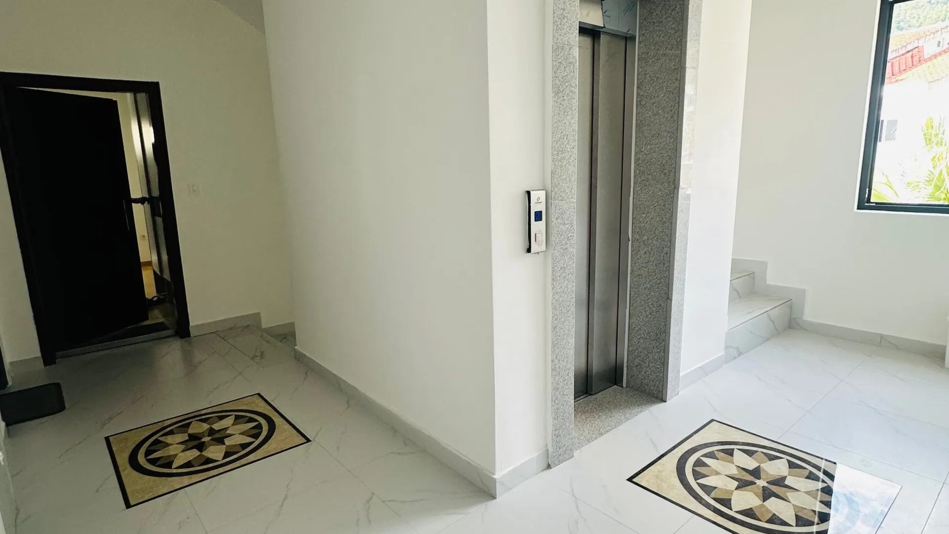 Izdavanje, dvosoban stan, 65m², Rozino, Budva
