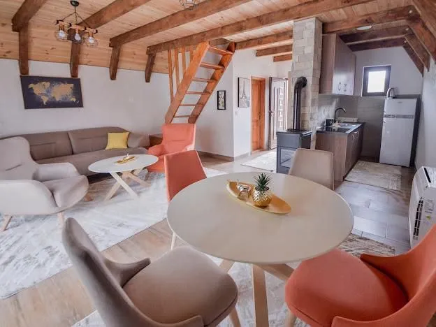 Prodaja, kuća, 218m², Motički gaj, Žabljak