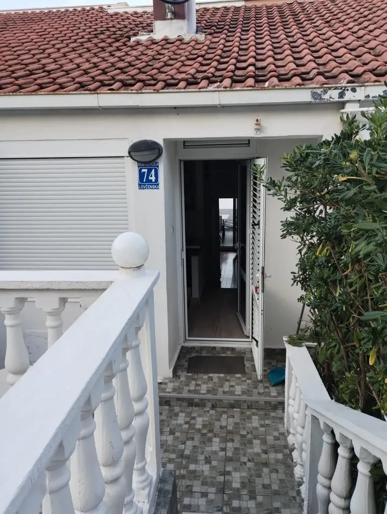 Prodaja, dvosoban stan, 47m², Krašići, Tivat