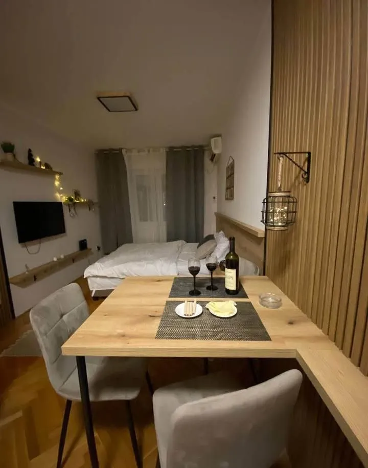 Prodaja, garsonjera, 24m², Blok 6, Podgorica