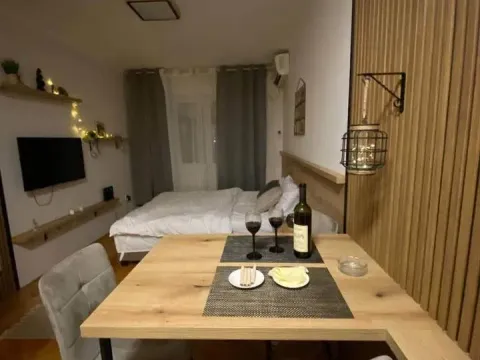 Prodaja, garsonjera, 24m², Blok 6, Podgorica - image 4