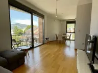 Izdavanje, stan, 77m², Tivat, Crna Gora - image 1