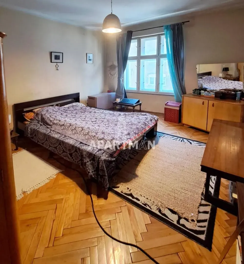 Sale, three bedroom apartment, 74m², Kalenić Pijaca, Vračar Sve Podlokacije