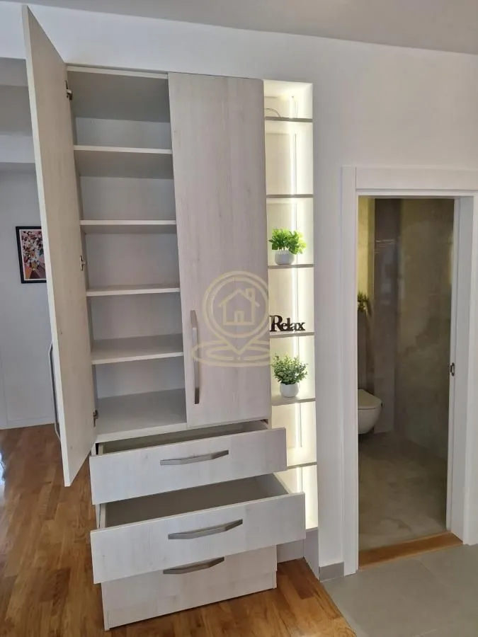 Izdavanje, trosoban stan, 90m², Lekino Brdo, Voždovac Sve Podlokacije