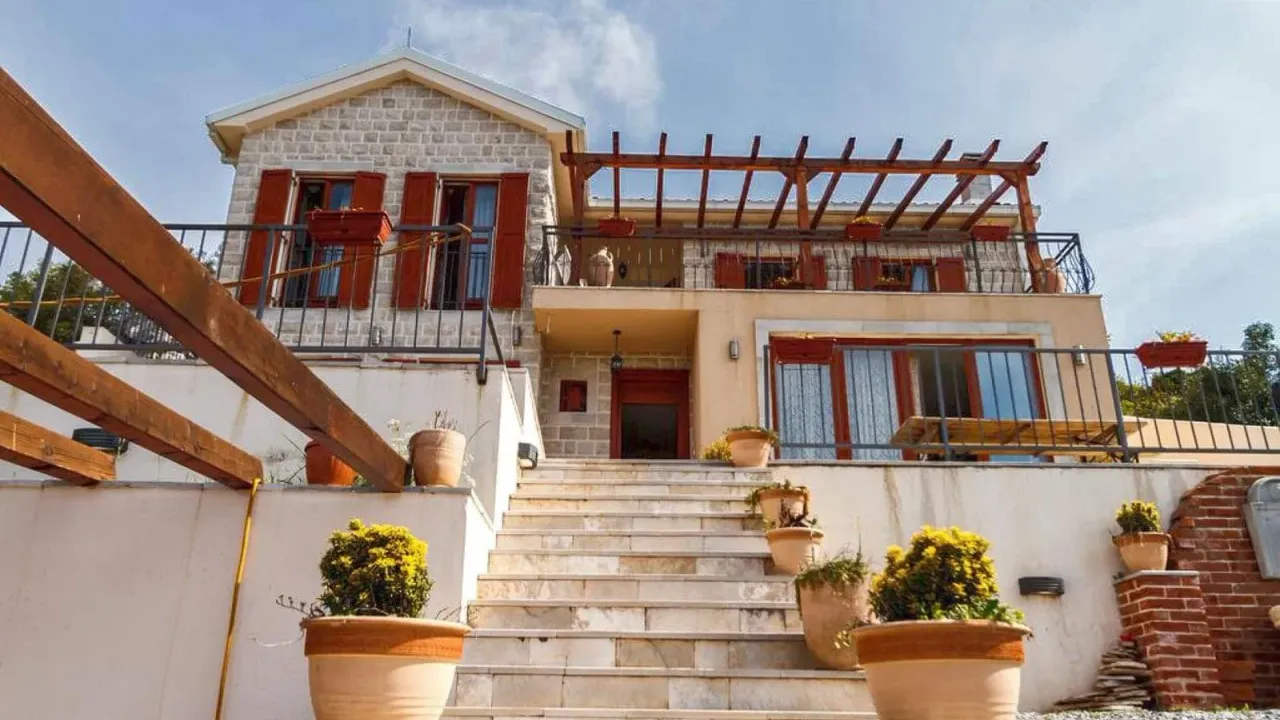 Prodaja, kuća, 210m², Zagora, Kotor