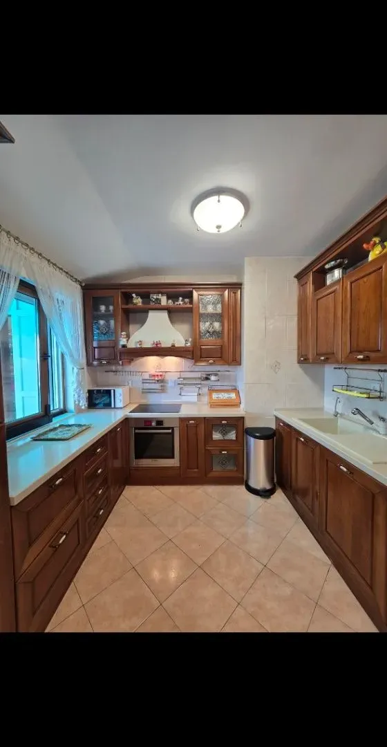 Prodaja, trosoban stan, 130m², Stari Aerodrom, Podgorica