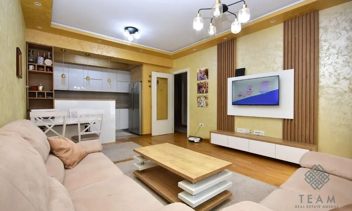 Izdavanje, dvosoban stan, 64m², City Kej, Podgorica