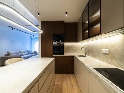 Izdavanje, četvorosoban stan, 140m², Crveni Krst, Beograd - image 9