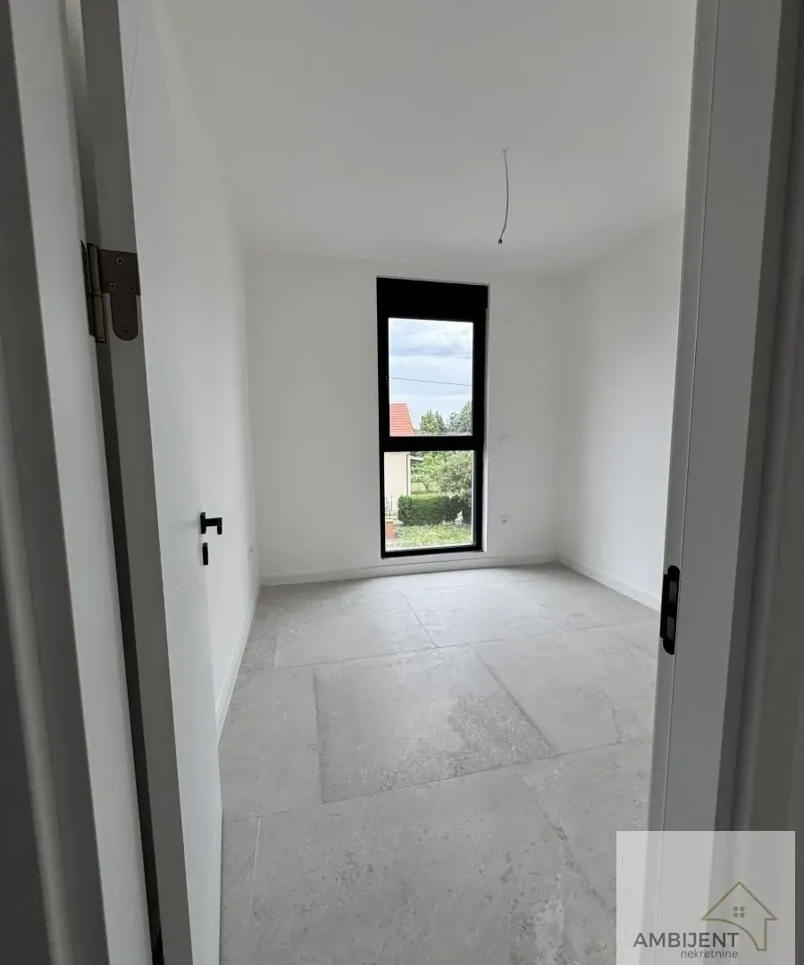 Prodaja, trosoban stan, 77m², Novi Banovci, Stara Pazova