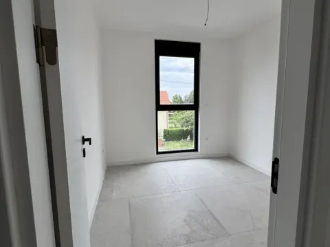 Prodaja, trosoban stan, 77m², Novi Banovci, Stara Pazova - image 10