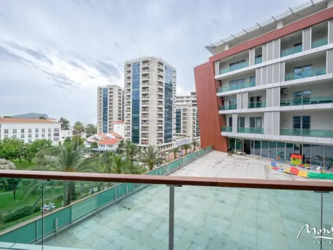 Sale, one bedroom apartment, 87m², Budva, Crna Gora - image 12