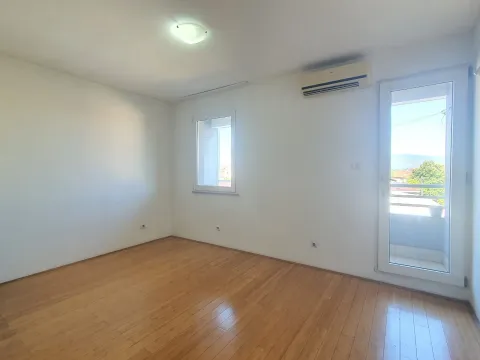 Rent, one bedroom apartment, 39m², Zabjelo, Podgorica - image 2