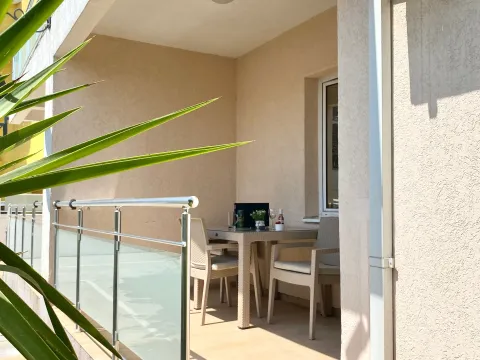 Stan-na-dan, jednosoban stan, 50m², Centar, Bar - image 8