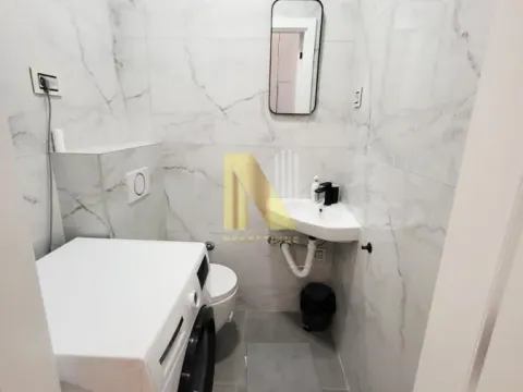Izdavanje, trosoban stan, 73m², Centar, Novi Sad - image 18