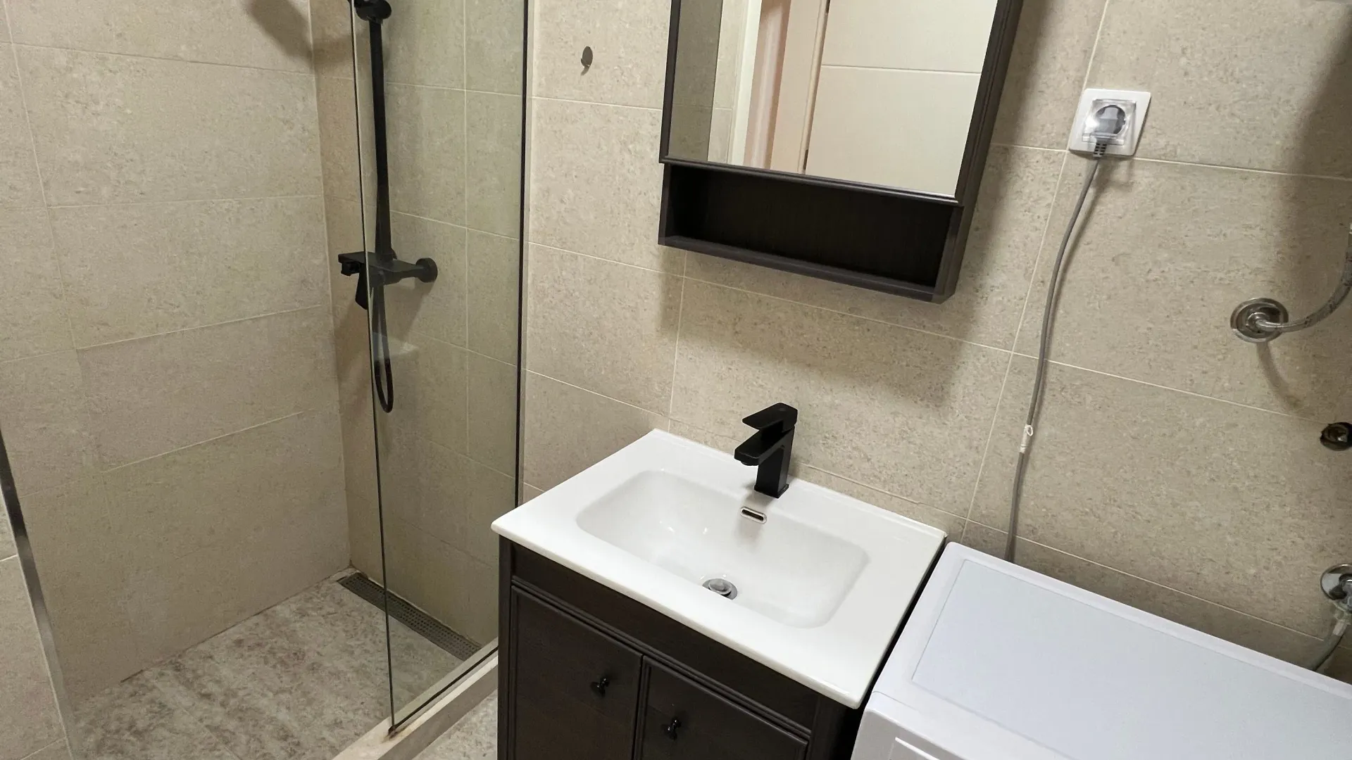 Izdavanje, jednosoban stan, 41m², Ilino, Bar