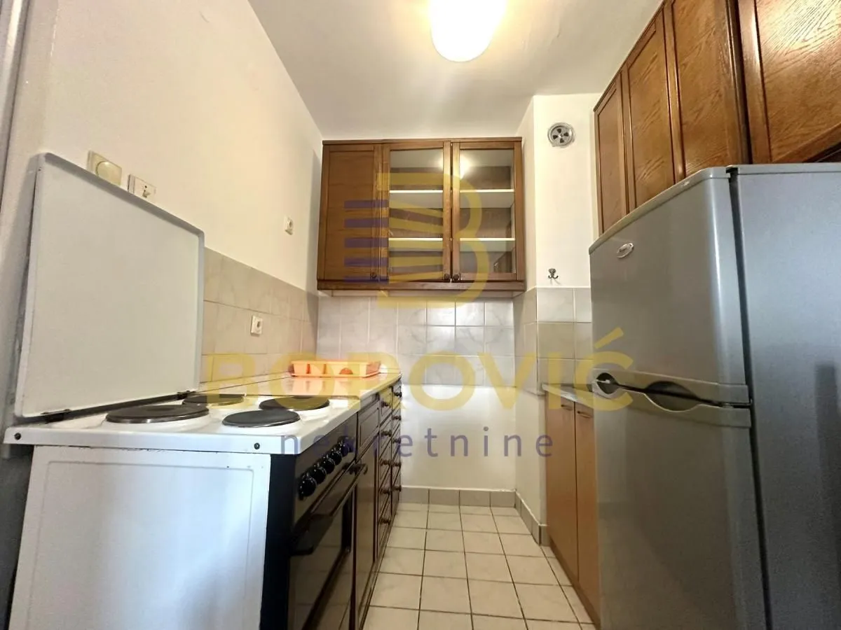 Rent, two bedroom apartment, 44m², Crveni Krst, Beograd
