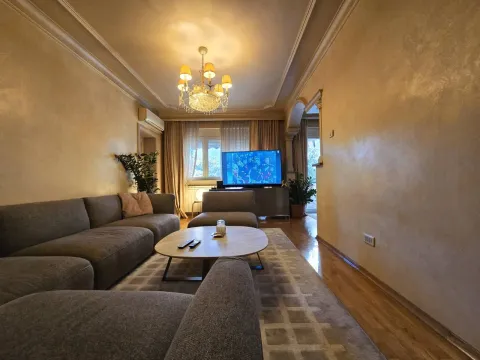 Prodaja, trosoban stan, 103m², Centar, Podgorica - image 1