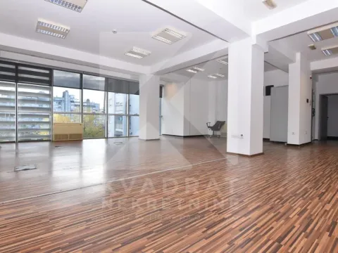Izdavanje, poslovni prostor, 185m², Centar, Podgorica - image 3