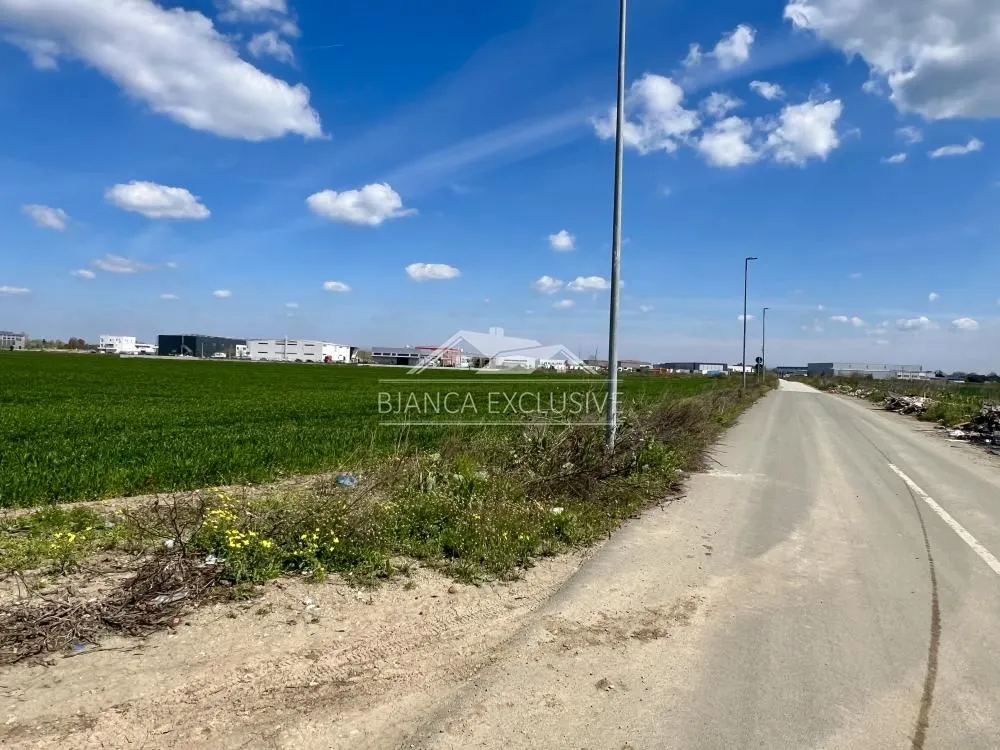 Prodaja, plac, 50000m², Batajnica, Beograd